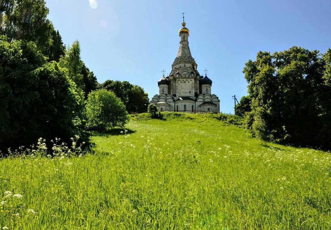 остров московская обл. церковь спаса преображения в селе остров. преображенская церковь села остров. село остров ленинского района московской области. церковь спаса преображения в селе остров.