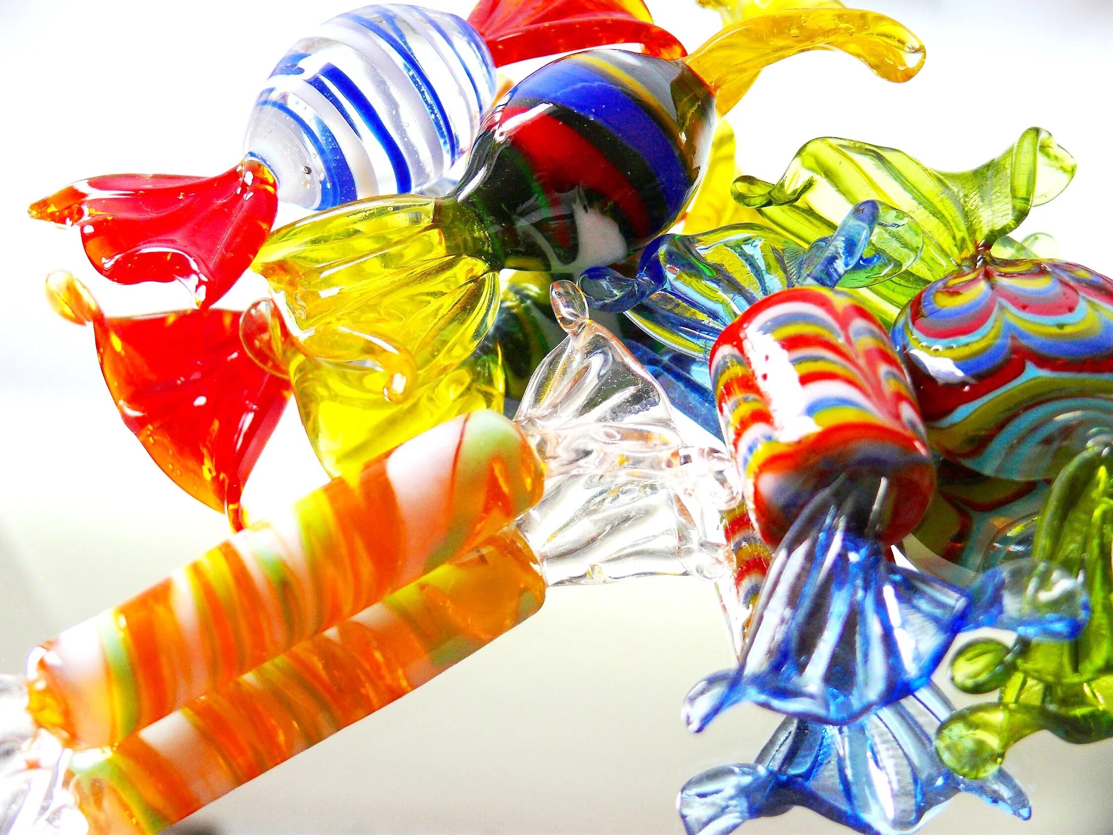 Candy конфета сосательная. Карамельные конфетки. Конфеты карамель. Конфеты леденцы. Конфеты карамельные caramel candy.