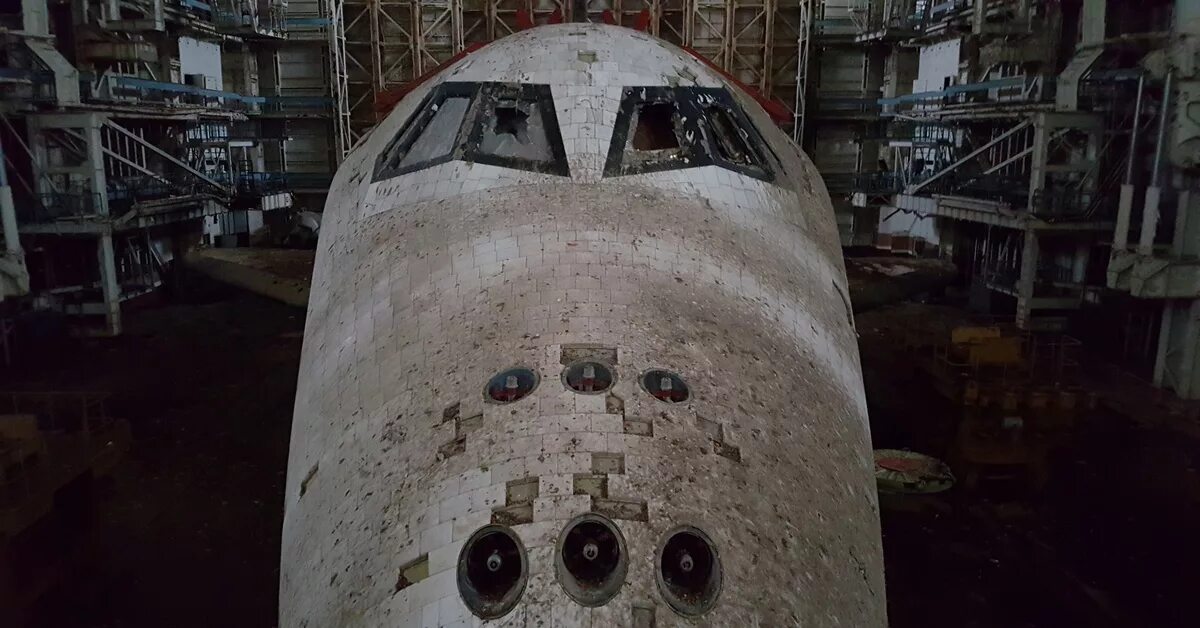 Буран нашли. Космический корабль буран. байконур заброшенный буран. заброшенный космодром байконур. заброшенный буран в казахстане.