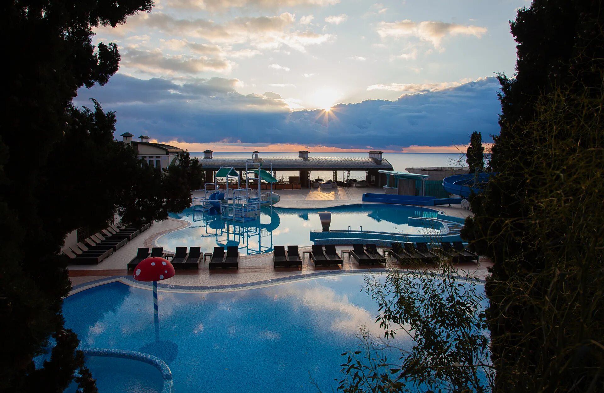 Лучшие отели крыма 5 звезд. Мрия резорт крым виллы. Мрия резорт виллы. Лучшие отели крыма 5 звезд. Крымский бриз парковое отель.