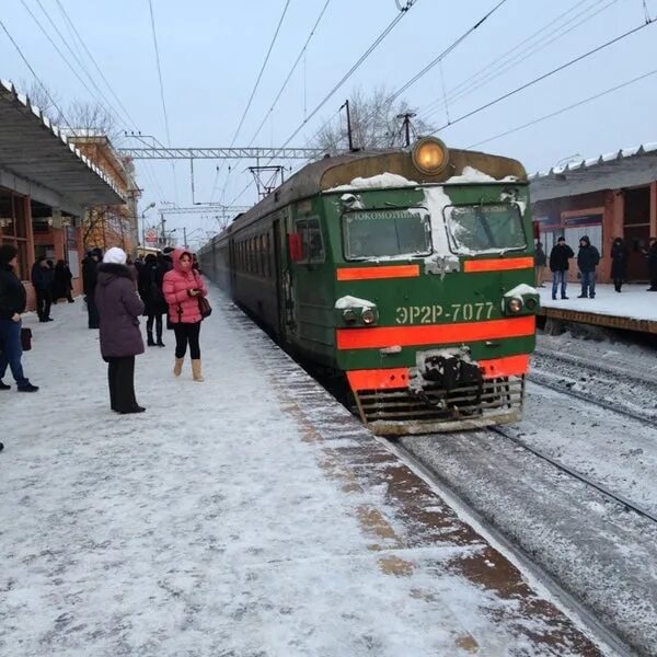 Электричка яхрома лианозово сегодня. Эр2к-980 яхрома. Электричка яхрома лианозово сегодня. Жд станция лианозово. Вл10 880.