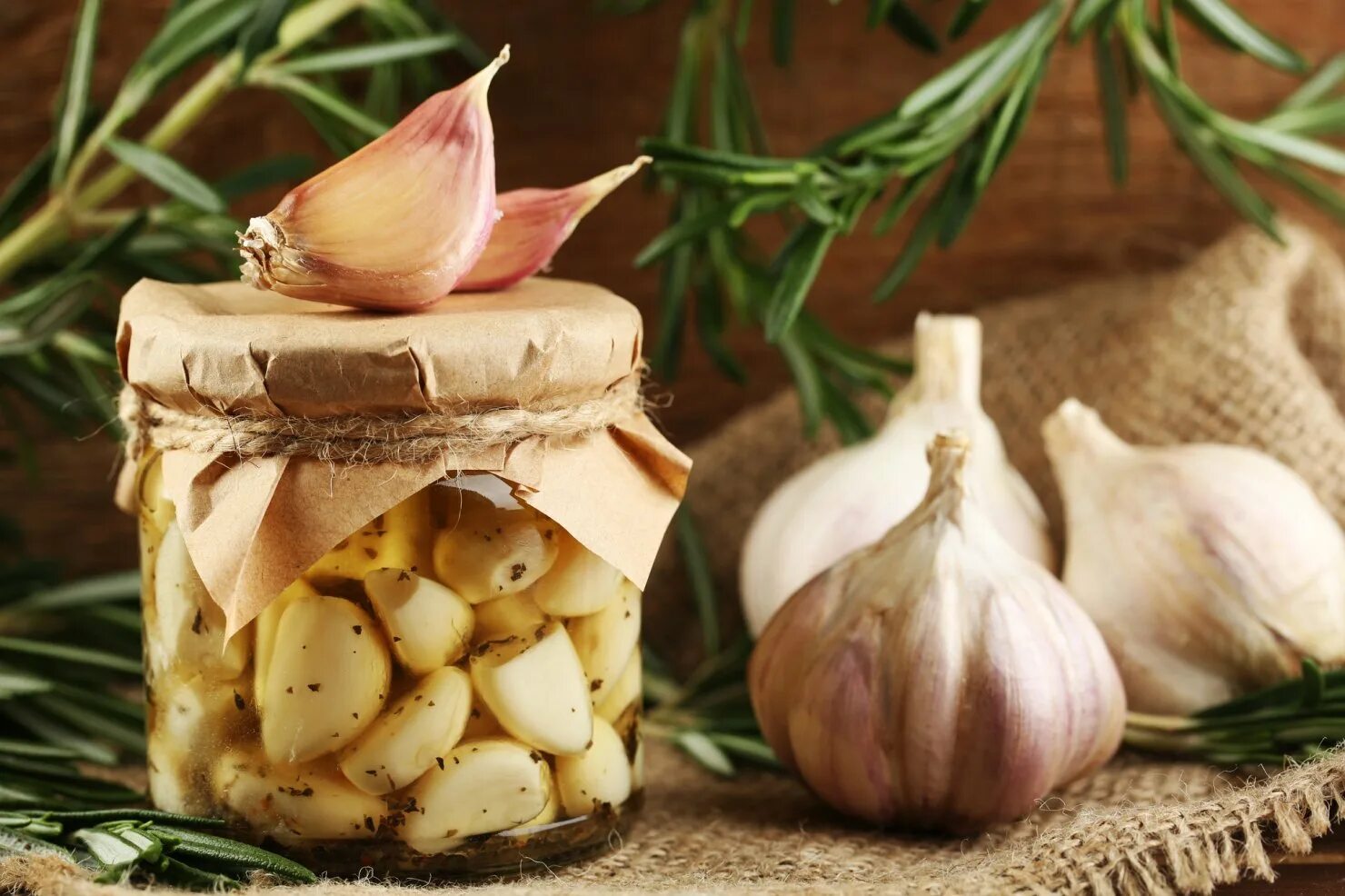 Как вкусно замариновать чеснок рецепт. Квашеный чеснок. маринованный чеснок. консервированный чеснок. чеснок соленый.