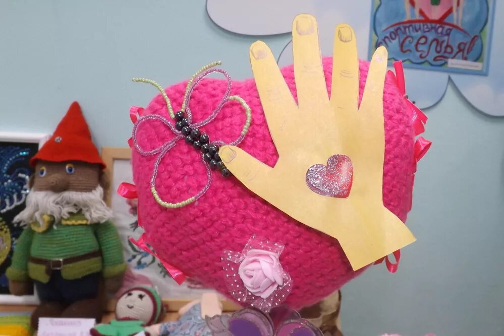 конкурс золотые руки. выставка у мамы руки золотые в доу. конкурс золотые ручки. выставка конкурс золотые руки моей мамы.
