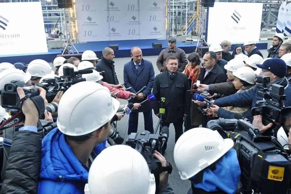 Новый поток нефтяная. Нефтяная компания новый поток. Новый поток логотип. Новый поток нефтяная. Ооо нефтяная компания новый поток.