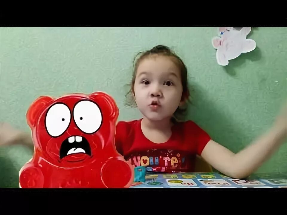 Кто озвучивает валеру. Кто озвучивает валеру желейного. Лицо паши из желейный медведь. Желейный медведь валера кто озвучивает. Лицо паши из валеры желейного медведя.