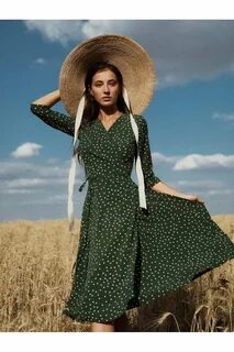 Платье зеленое в горох
