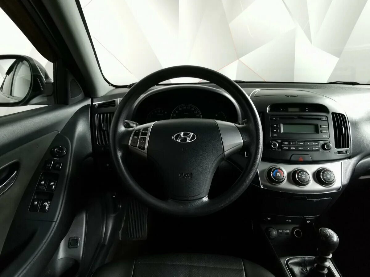 Hyundai Elantra 2010 dashboard. Салон Хендай Элантра 4 поколения. Хендай Элантра 2010 салон. Хендай элантра сборка