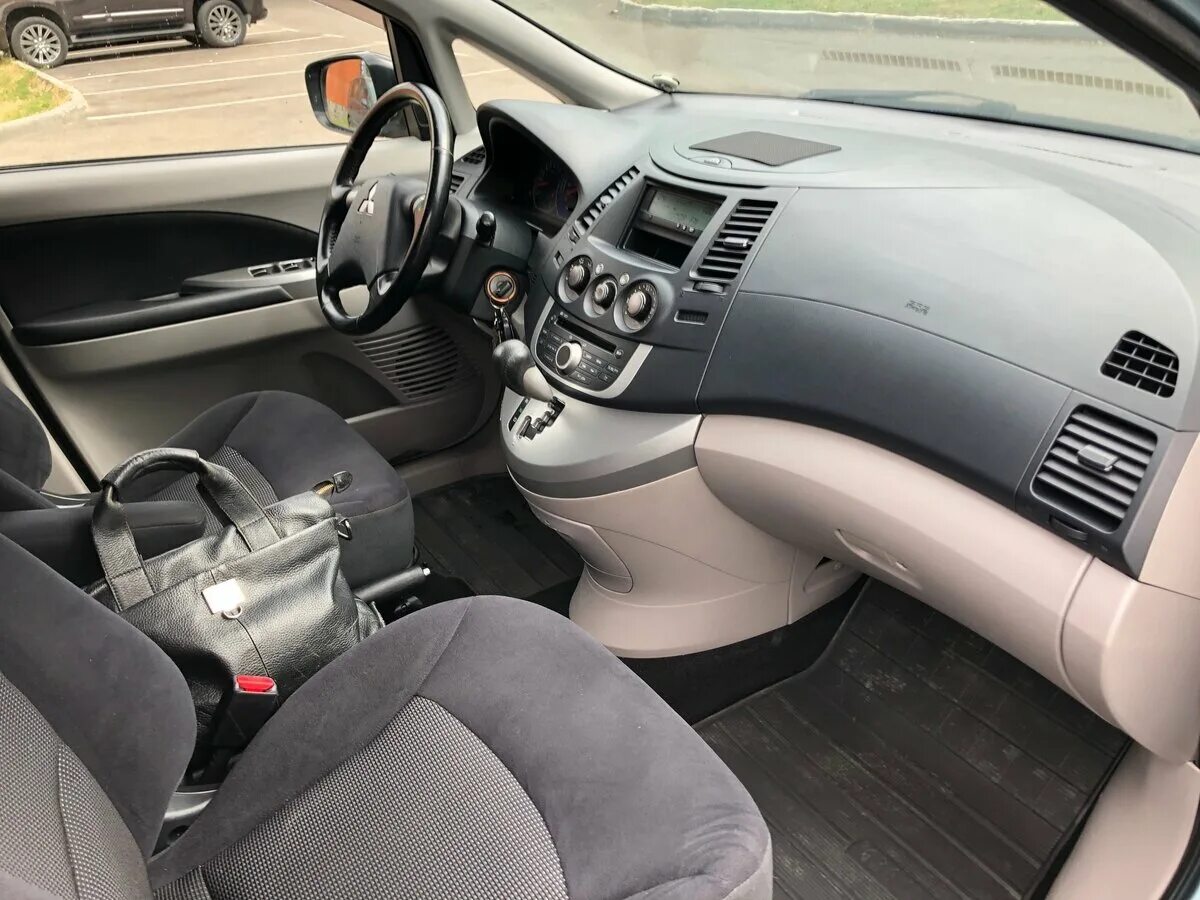 39.Фото салона, часть 2 Mitsubishi Grandis, 2,4 л, 2003 года фотография DRIVE2