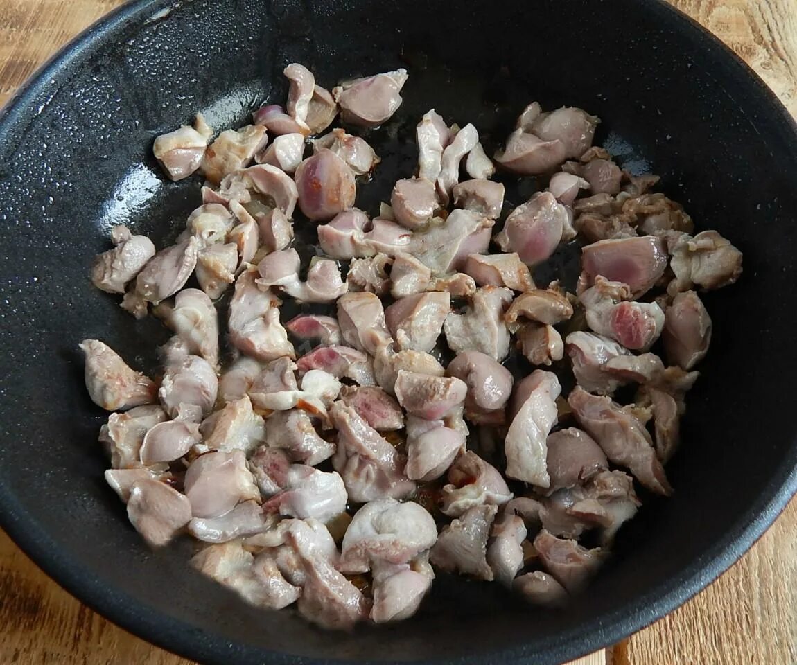 Куриные потрошки. Куриные потрошка. жареные потроха.