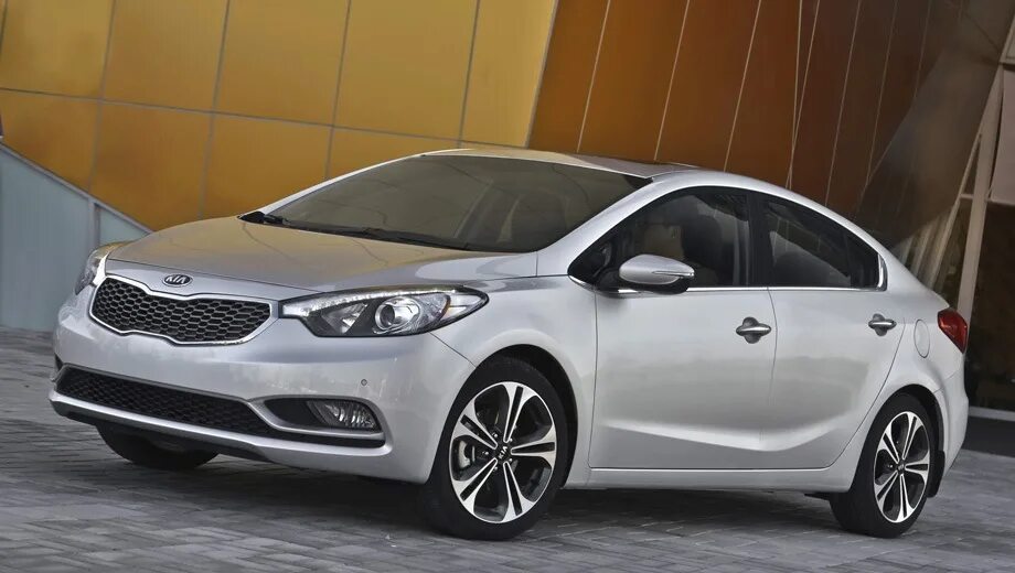 Купить новый Kia Cerato III 2.0 AT (150 л.с.) бензин автомат в Белгороде: белый
