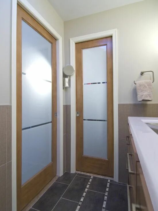Пластиковые двери туалет ванная. Двери ванна туалет 80.200. Двери в ванную комнату и туалет 60х190. Узкая дверь в ванную. Двери для ванной и туал.