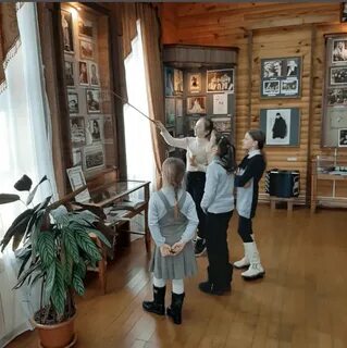 Экскурсовод в музее