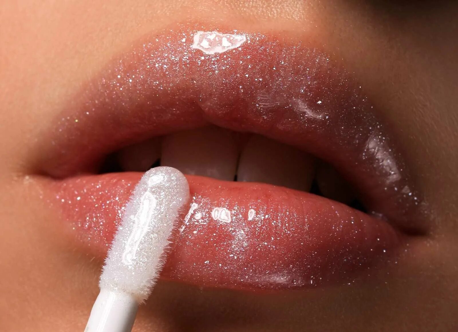 Прозрачные блёстки для губ. Сияющий бриллиант. Elian russia shine lip gloss. Характеристика алмаза. Блеск и прозрачность.