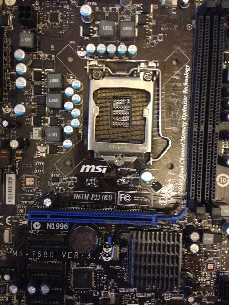 Msi h61m-p23 b3. Msi h61m p23. Msi lga1155 h61m-p23. Msi h61 b3. H61m-p23 b3.