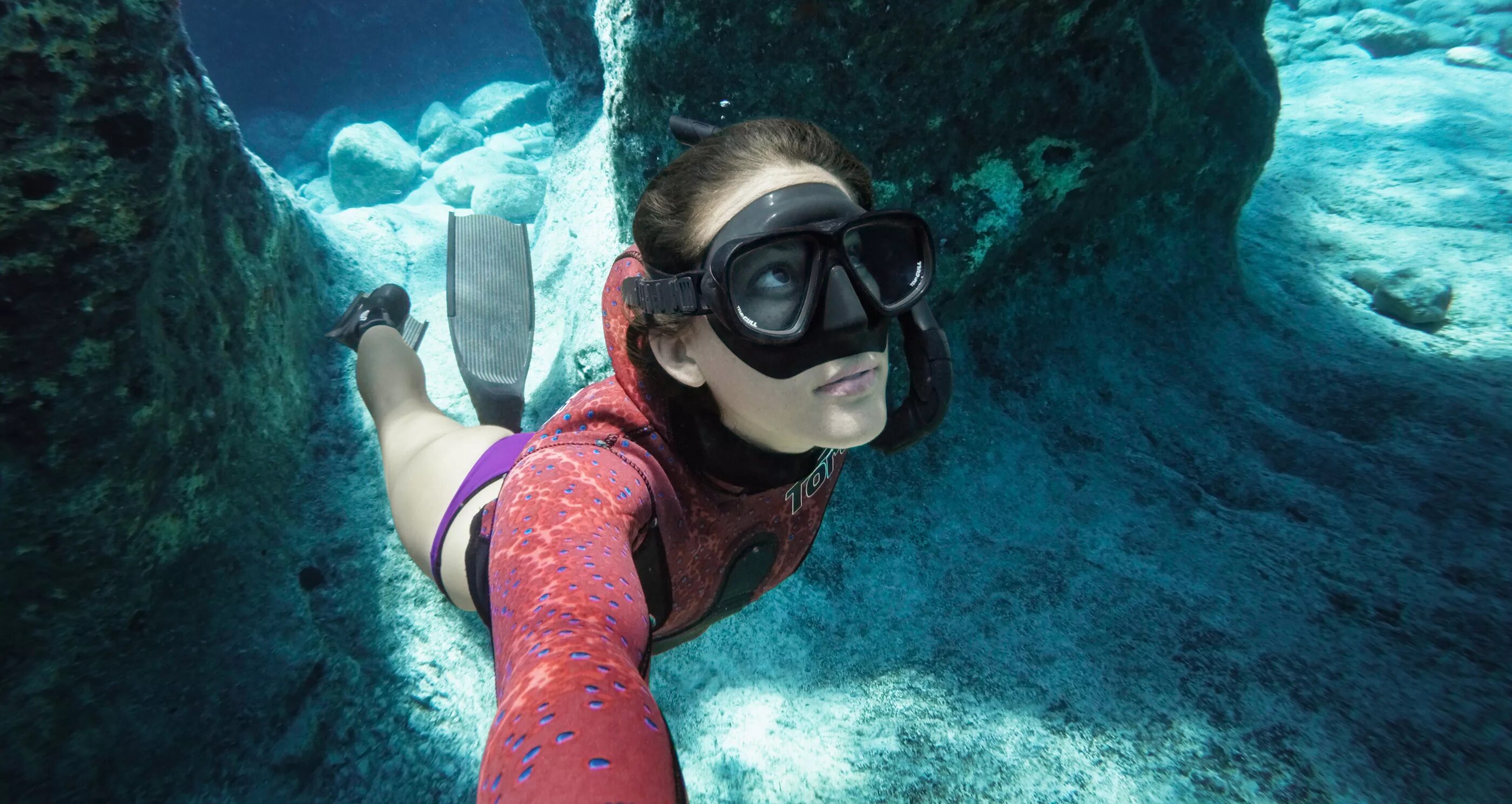 Гоу про под водой. Гоу про под водой. Селфи под водой. Купол для gopro 8. Фото на гопро.