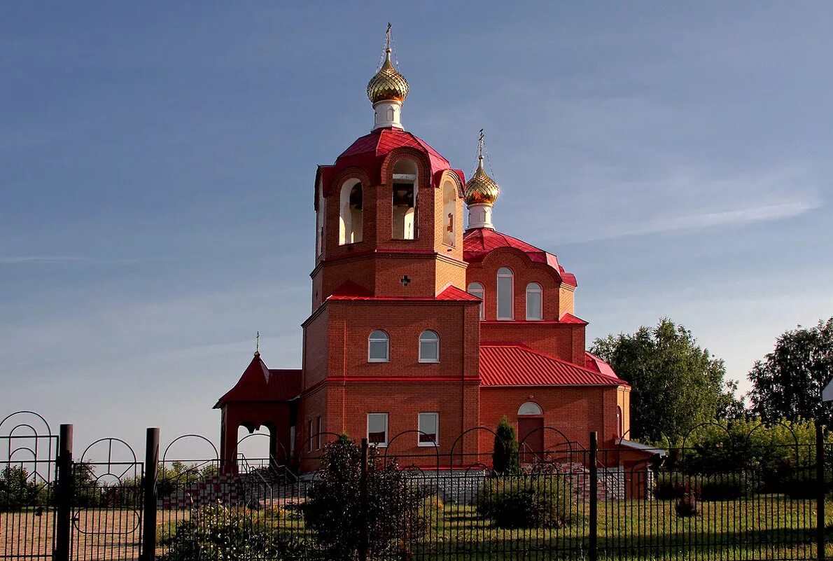 Храм Димитрия Солунского Самарская область. Салейкино Шенталинский район Самарская область. Село Шентала Самарская область. Шентала Церковь Самарская область.