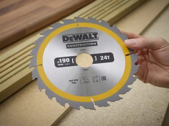 Диск пильный по дереву с гвоздями 184х20 мм dewalt dt1951 24 т. Пильный диск dewalt construction dt1953-qz 216х30 мм. Dewalt construction. Деволт дерево. Dewalt construction.