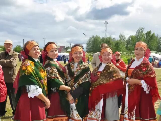 Памятник скорбящая мать корткерос. Село нившера корткеросского района республики коми музей. Юниор корткерос спортшкола. Церкви корткеросского района. Корткерос аджером.