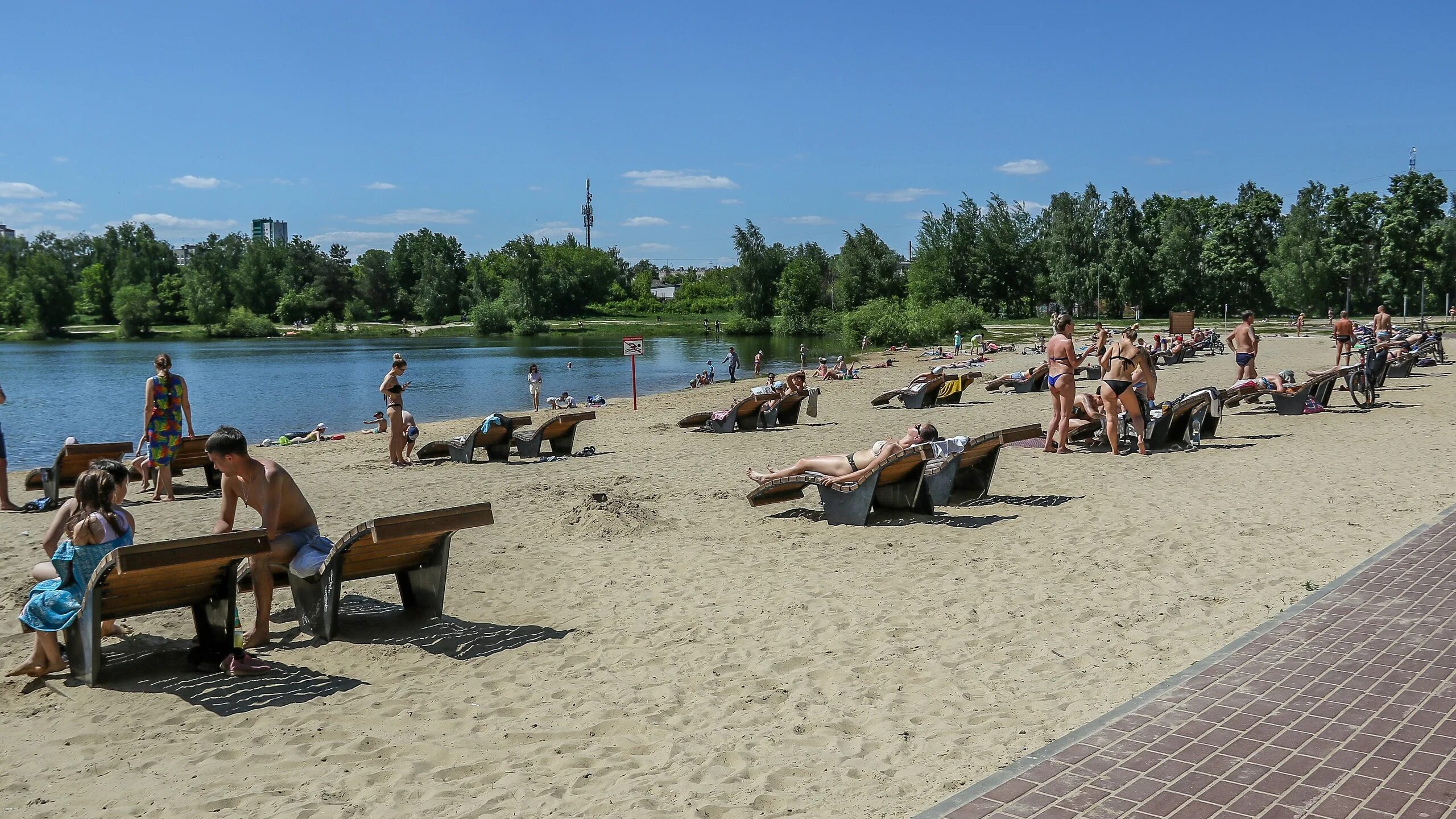 Новгород купаться. Окский пляж Нижний Новгород. Нижний Новгород Автозаводский район пляж. Парк 777 Нижний Новгород Автозаводский район. Нижний Новгород Сормовский район пляж.