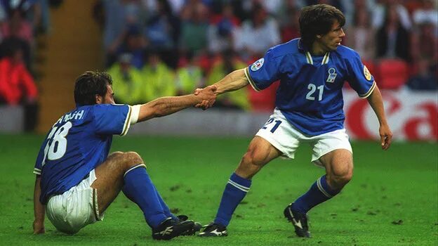 Россия италия 8 5. Сборная Италии евро 1996. Россия Италия 1996. Россия-Италия евро 1996. Италия Чехия 1996.