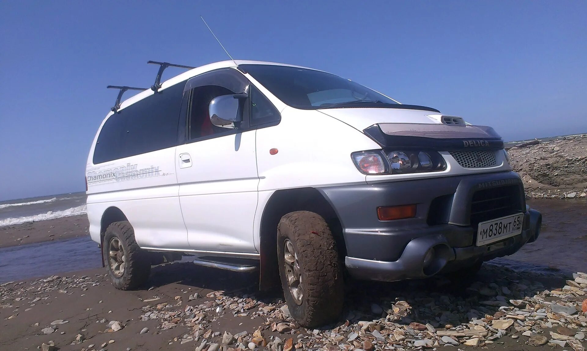 Купить делика хабаровск. Мицубиси l400. Mitsubishi Delica 2.5 МТ, 1994,. Мицубиси Делика l400. Mitsubishi Delica l400 Chamonix.