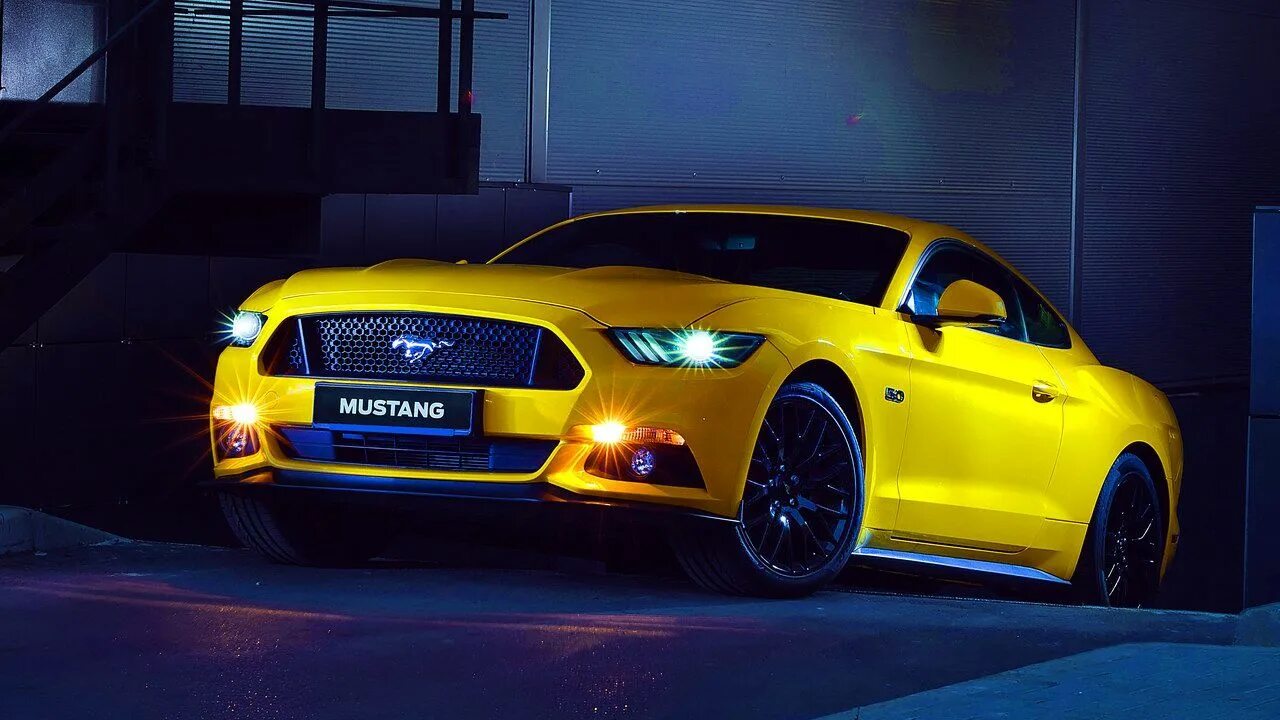 Мустанг фары. Форд Мустанг 2020 желтый. Ford Mustang 2020 желтый. Ford Mustang 2020 Backlight. Ford Mustang 2020 Blue.