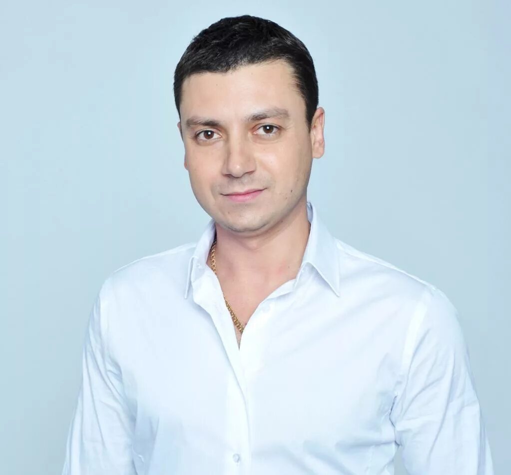 Кахраманов пластический хирург. Кахраманов эльдар бегларович. доктор кахраманов эльдар бегларович. хирург кахраманов эльдар. кахраманов пластический.