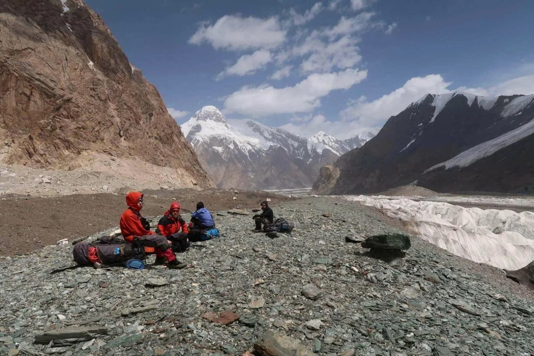 киргизия горы тянь-шань. хан тенгри гора. треккинг в тянь-шаньских горах. столица на тянь шане 6 букв. озеро тянь шань.
