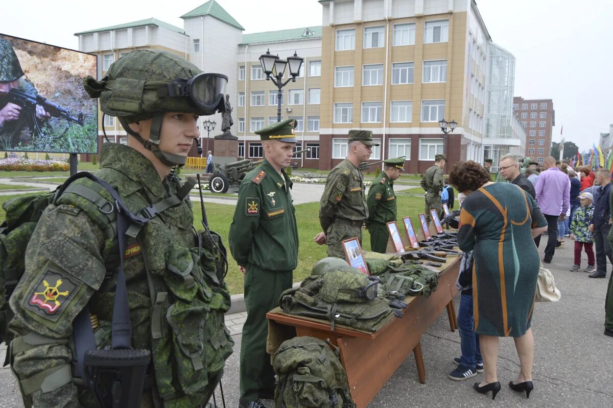 Кострома академия рхбз общежитие. Костромское военно химическое. Академия рхбз кострома. Костромское военно химическое. Академия рхбз кострома.
