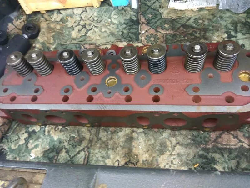 Продаю головку блока. Головка 1,5 ваз 2109. Головка блока газ 53. Продаю головку блока. Головка блока мтз 240.