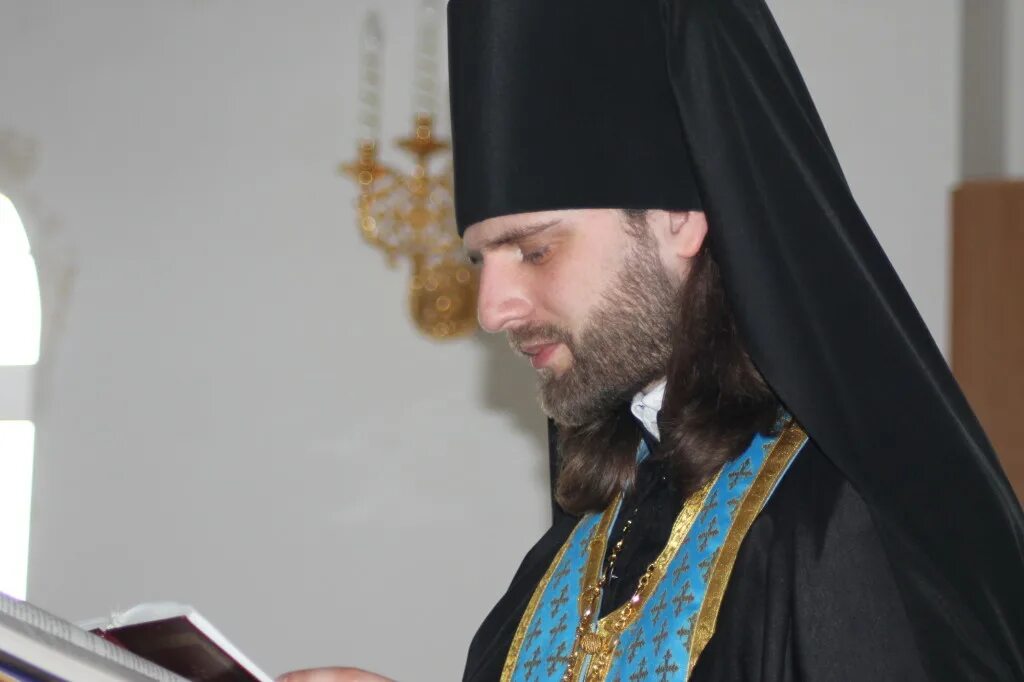 старец амфилохий (макрис). новый игумен. настоятель александро-невской лавры архимандрит назарий. иеромонах сергий степанюк. новый игумен.