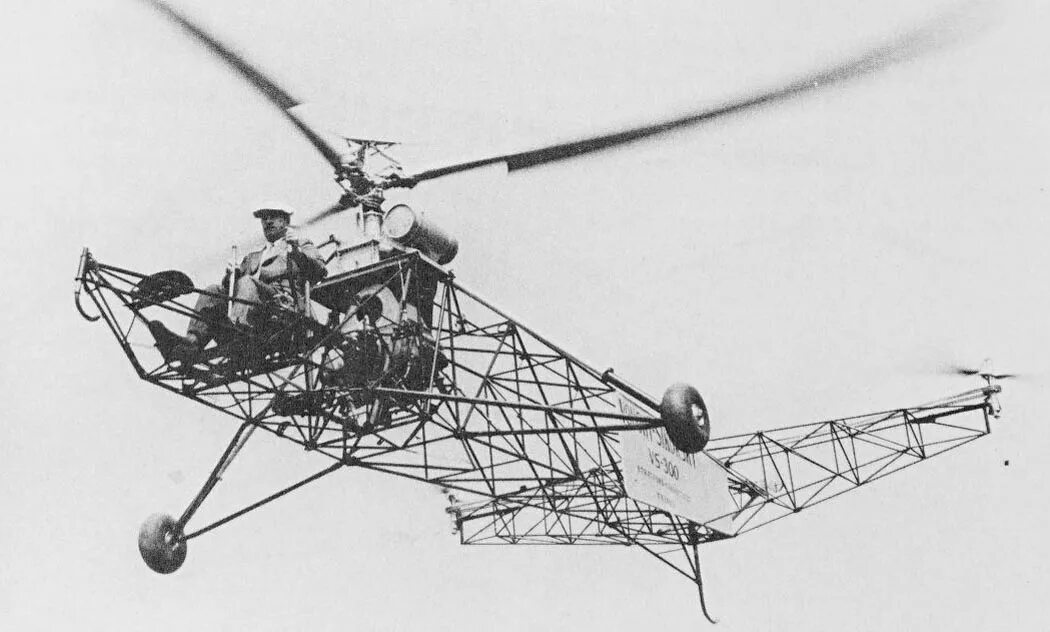 Первые вертолеты в мире. Вертолет Сикорского vs-300. Первый вертолет Сикорского 1909. Вертолёт Vought-Sikorsky 300.