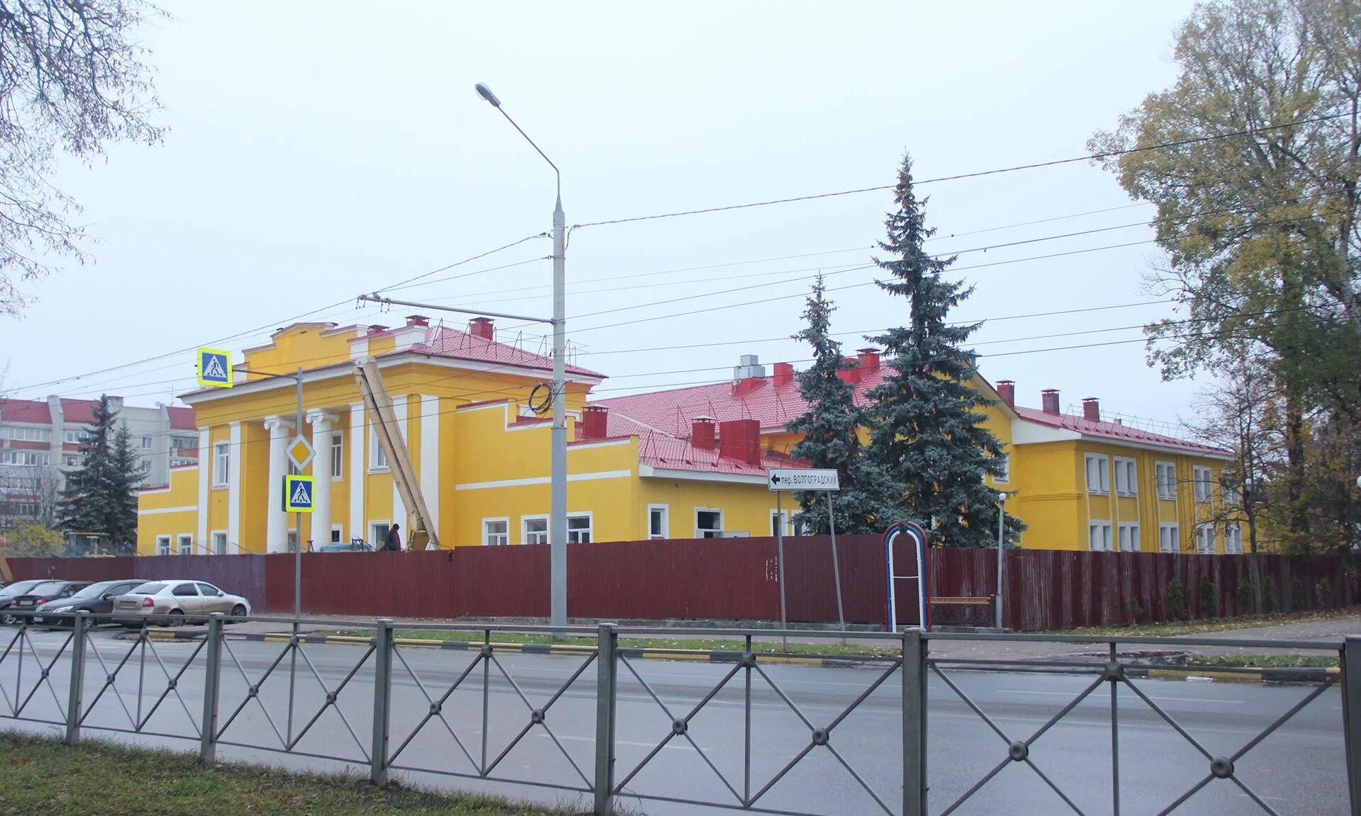 Театр кукол Брянск. Театр кукол Брянск Володарский район. Театр кукол Брянск фасад. Театр кукол Брянск фото.