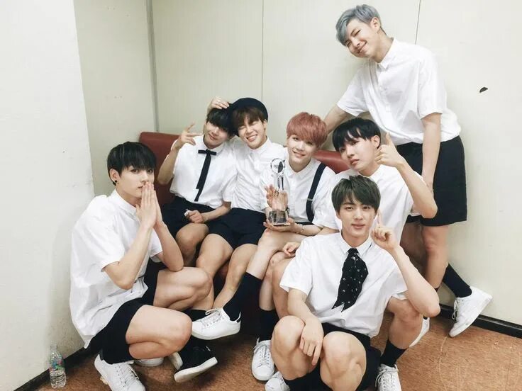 Bts attack on bangtan. Группа бтс. bts группа корейская. сохок бтс. бантан санго геншин.
