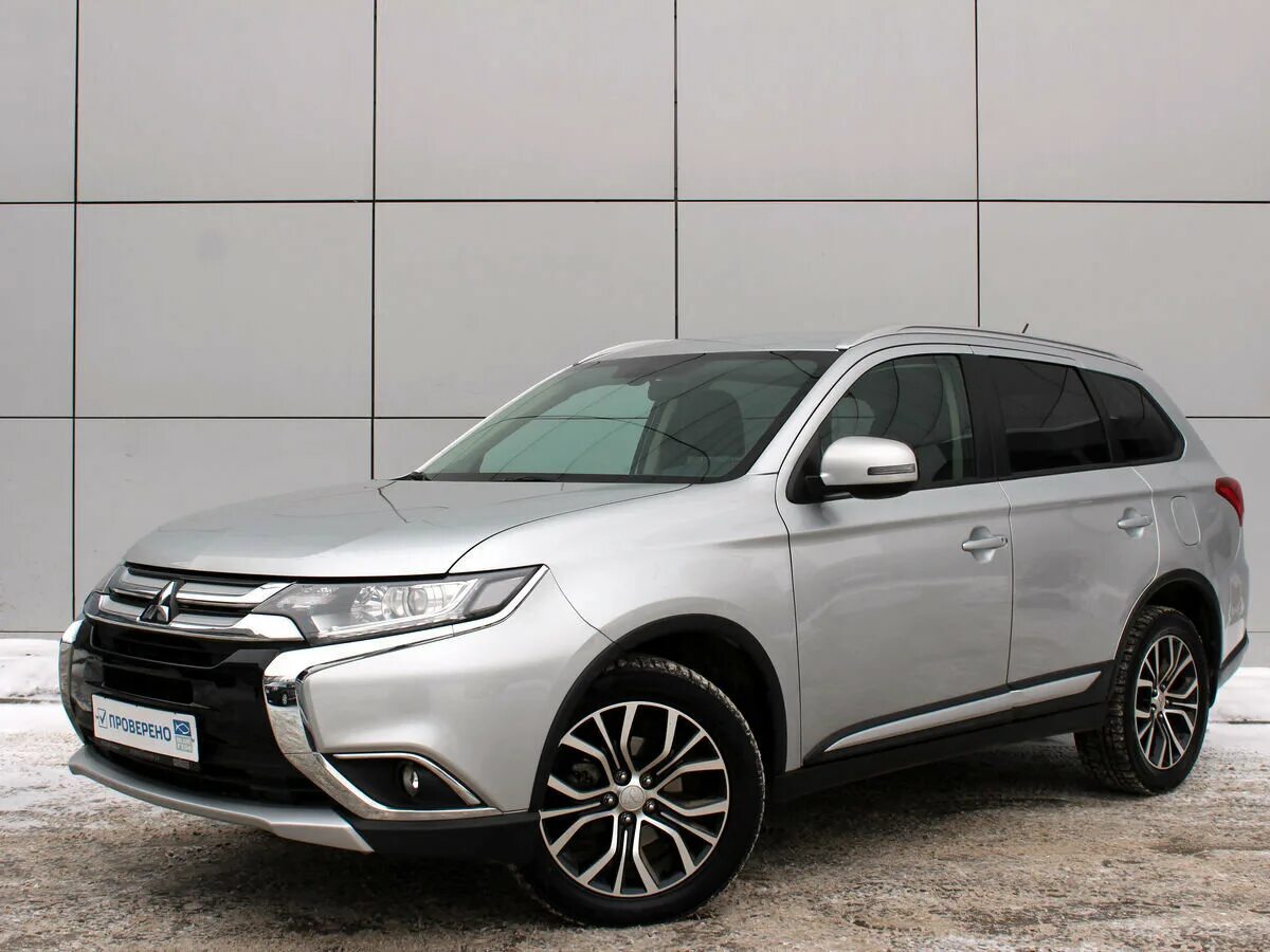 Аутлендер 2015. Mitsubishi Outlander 2015. Митсубиси Аутлендер 2015г. Митсубиси Аутлендер серебристый. Оутлен Митсубиси Аутлендер 2015.