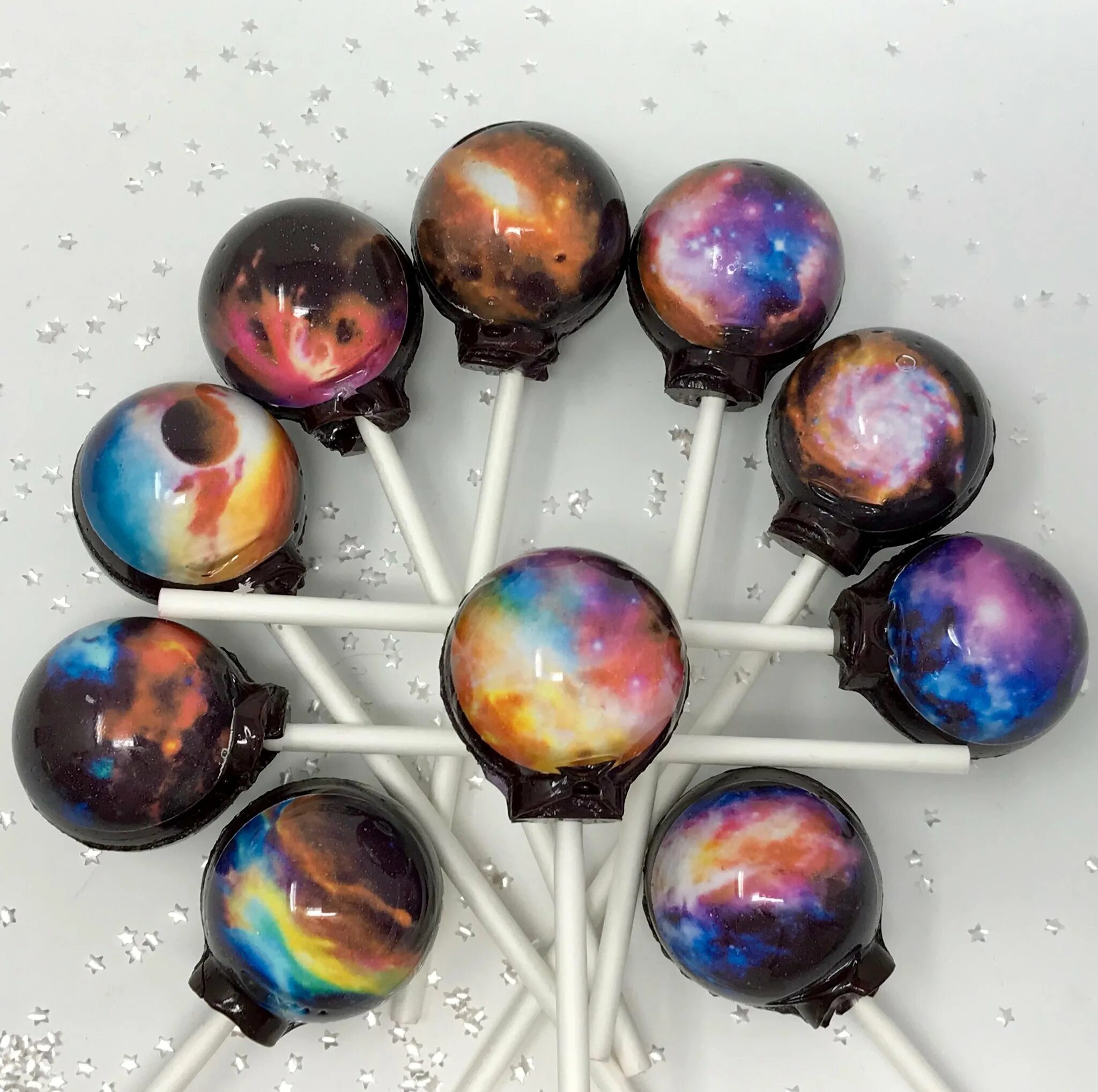 Какие конфеты первыми побывали в космосе. Леденцы планеты Чупа Чупс. Чупа Чупс космос. Чупа Чупс Галактика. Космические конфеты.