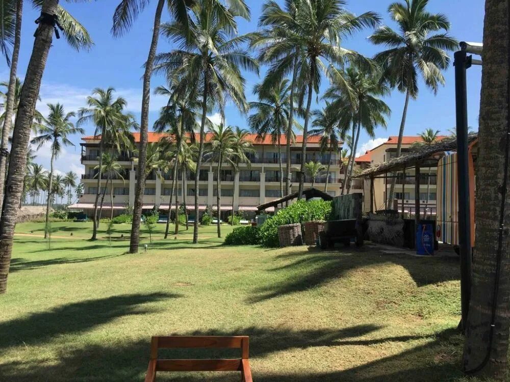 Shangri la hambantota. Хамбантота Шри Ланка. Шангри ла Хамбантота Шри Ланка. Хамбантота пляж Шри Ланка. Отель Шангри ла Шри Ланка.