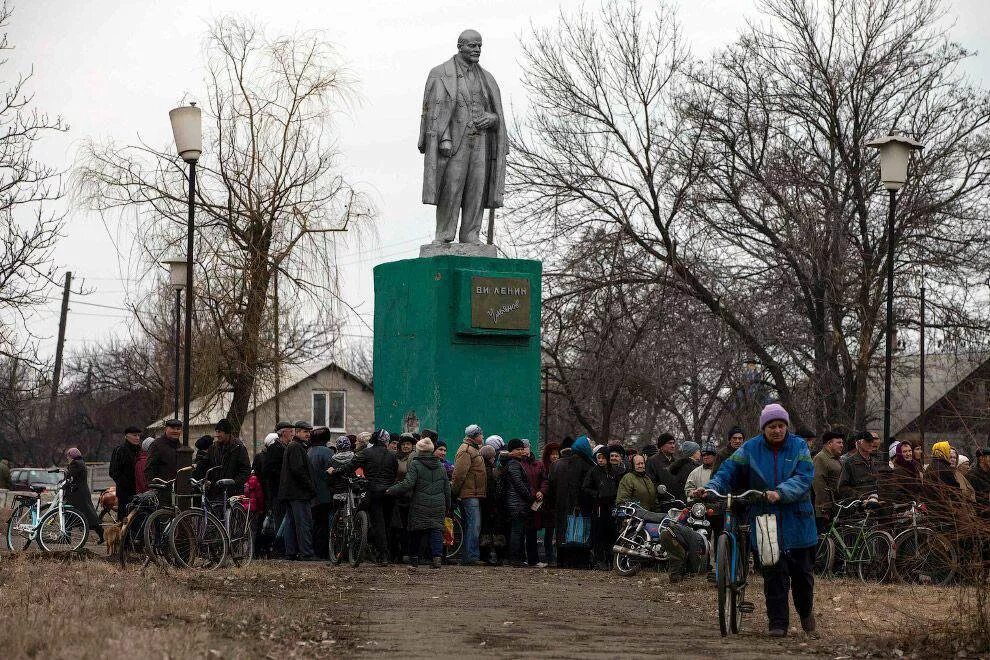 Погода в чернухино. Чернухино. Чернухино Луганская область. Поселок Чернухино Луганской области. Чернухино памятник.