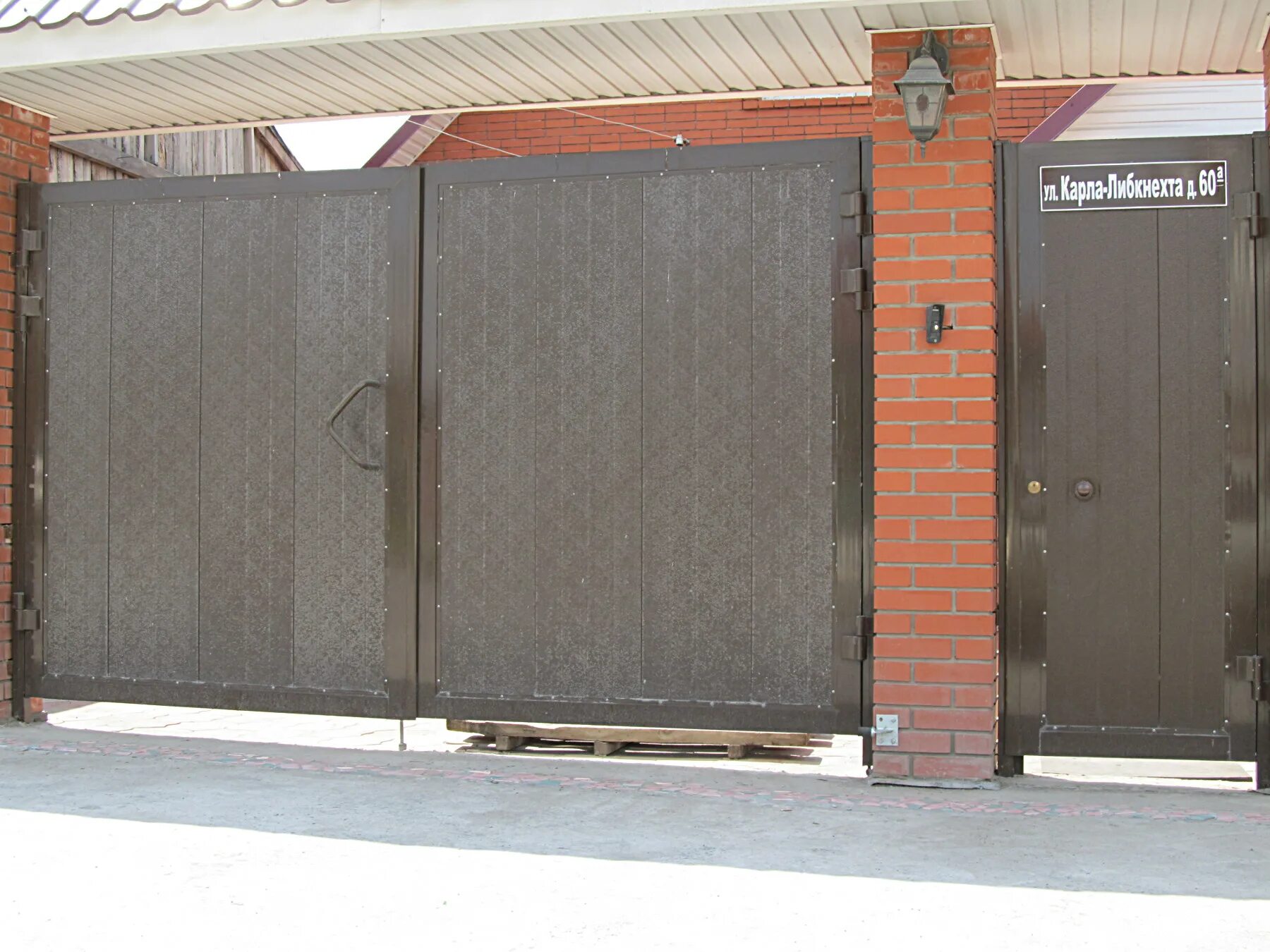 Монтаж забор ворота. Арк-сибирь новосибирск ворота. Етс54 ворота новосибирск. Мир ворот в воронеже. Слоновые ворота новосибирск.