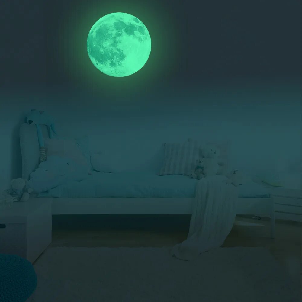 Луна светит в комнату. Светящиеся Луна. Светящаяся Луна на стену. Комната освещенная луной. Луна в интерьере.