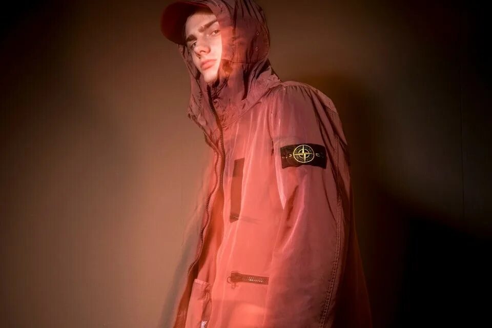 Stones трек. Стон Айленд эксклюзив. Stone Island фото. Stone Island девушки. Stone Island итальянский бренд.