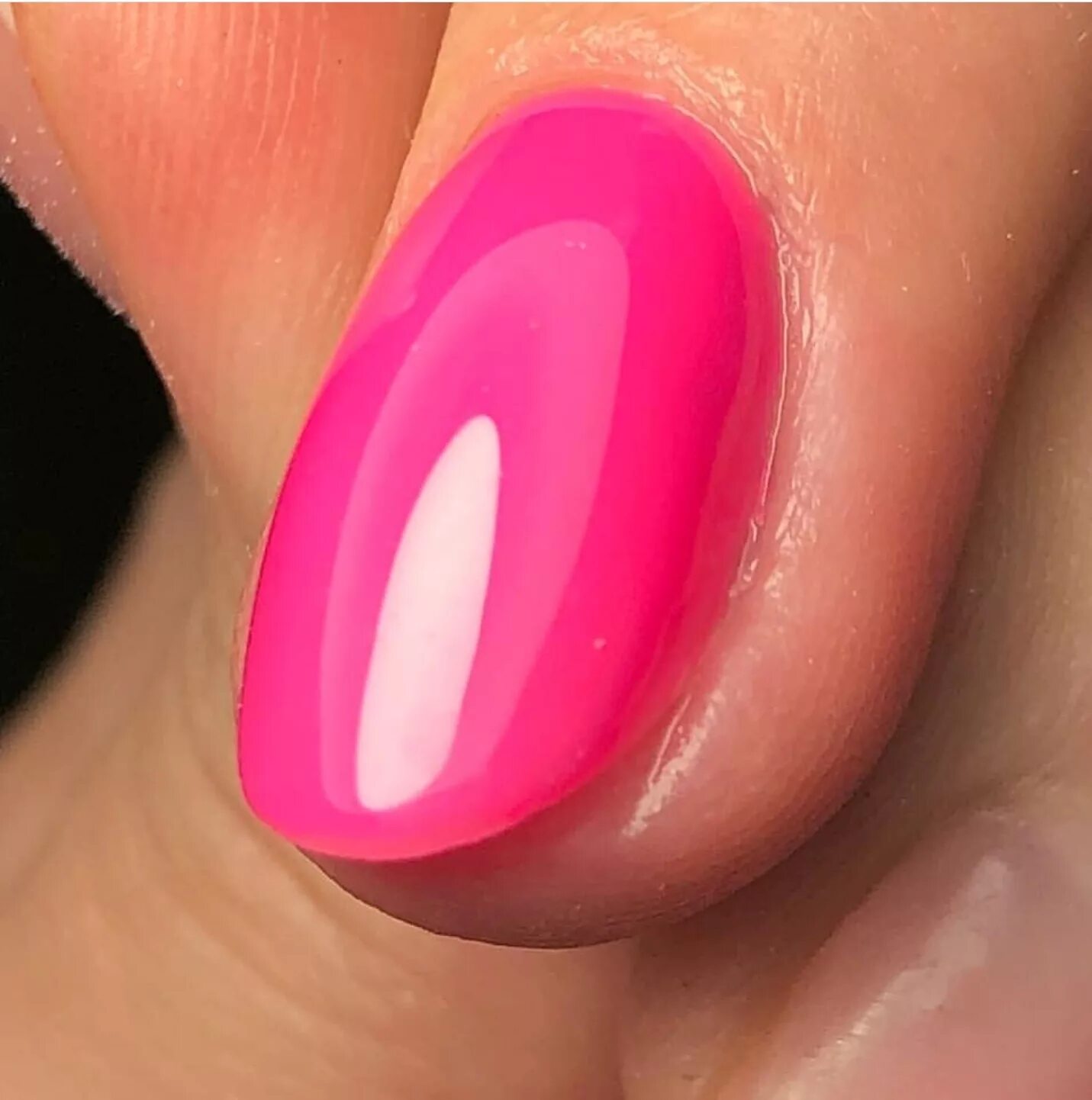 лак под кутикулу. покрытие под кутикулу. маникюр под кутикулу. маникюр покрытие под кутикулу. маникюр чисто красный.