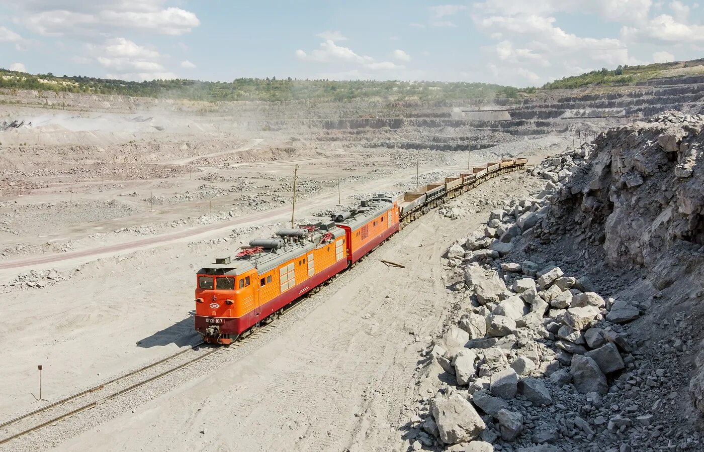 Павловский карьер воронежская. Гок павловск карьер. Павловский гок тепловозы. Павловский гранитный карьер воронежской области. Гок воронежская область.