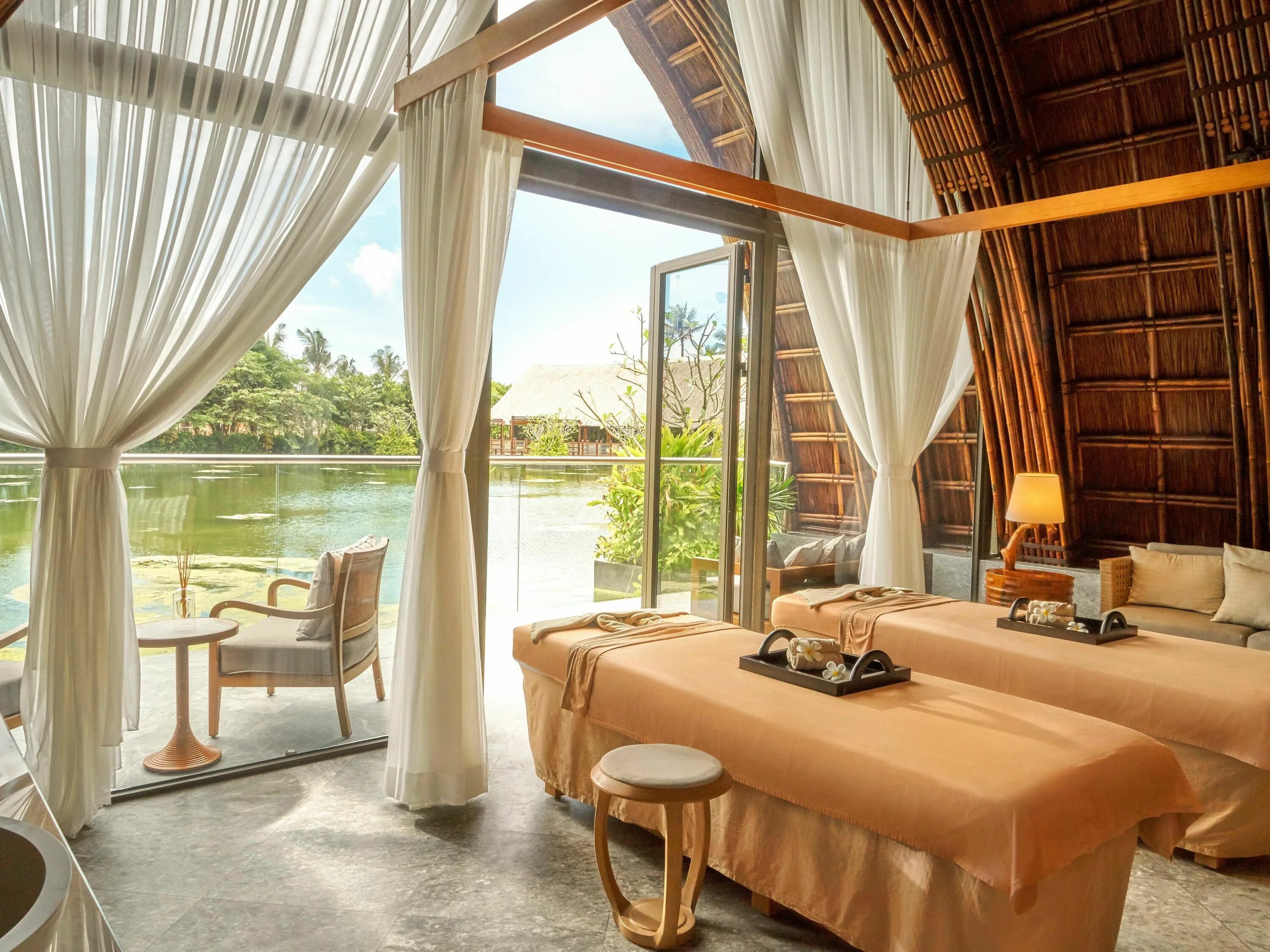 Sheraton phu quoc long beach resort изнутри кухня. Вьетнам фукуок отели 5 звёзд. Intercontinental phu quoc long beach resort. Интерконтиненталь фукуок. Интерконтиненталь нячанг вьетнам.