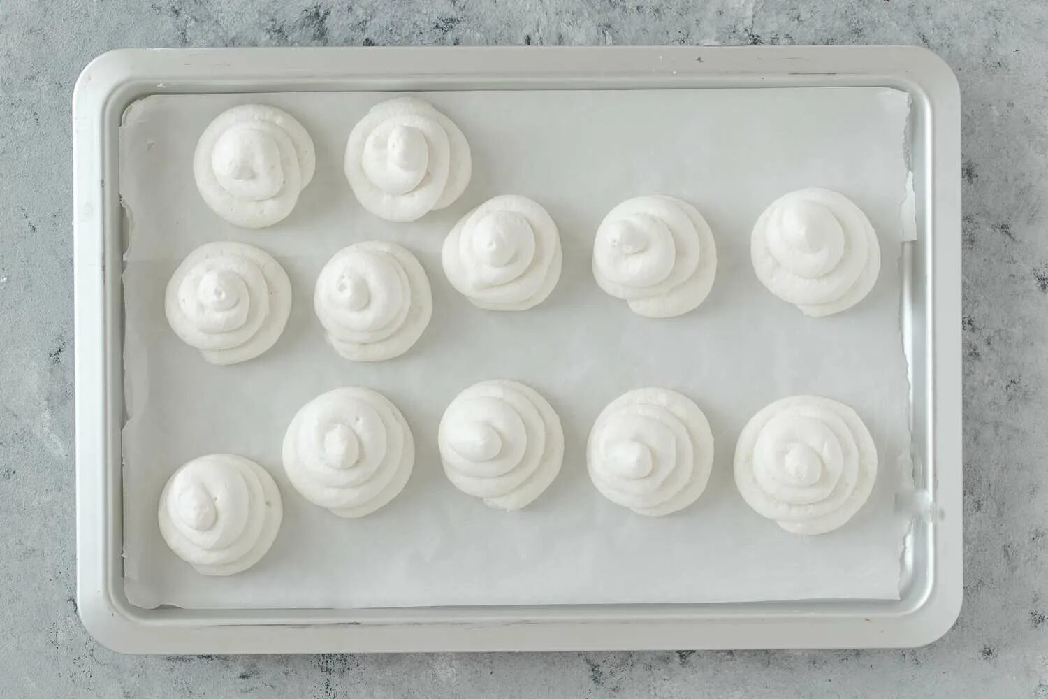 Рецепт: Безе "меренги" для оформления торта для девушки Вкусно, красиво, оформле