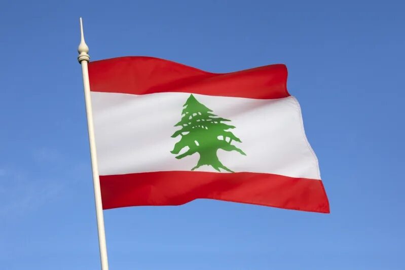 Какой флаг ливан. Флаг lebanon. ливан бейрут флаг. флаг ливана фото. флаг страны ливан.