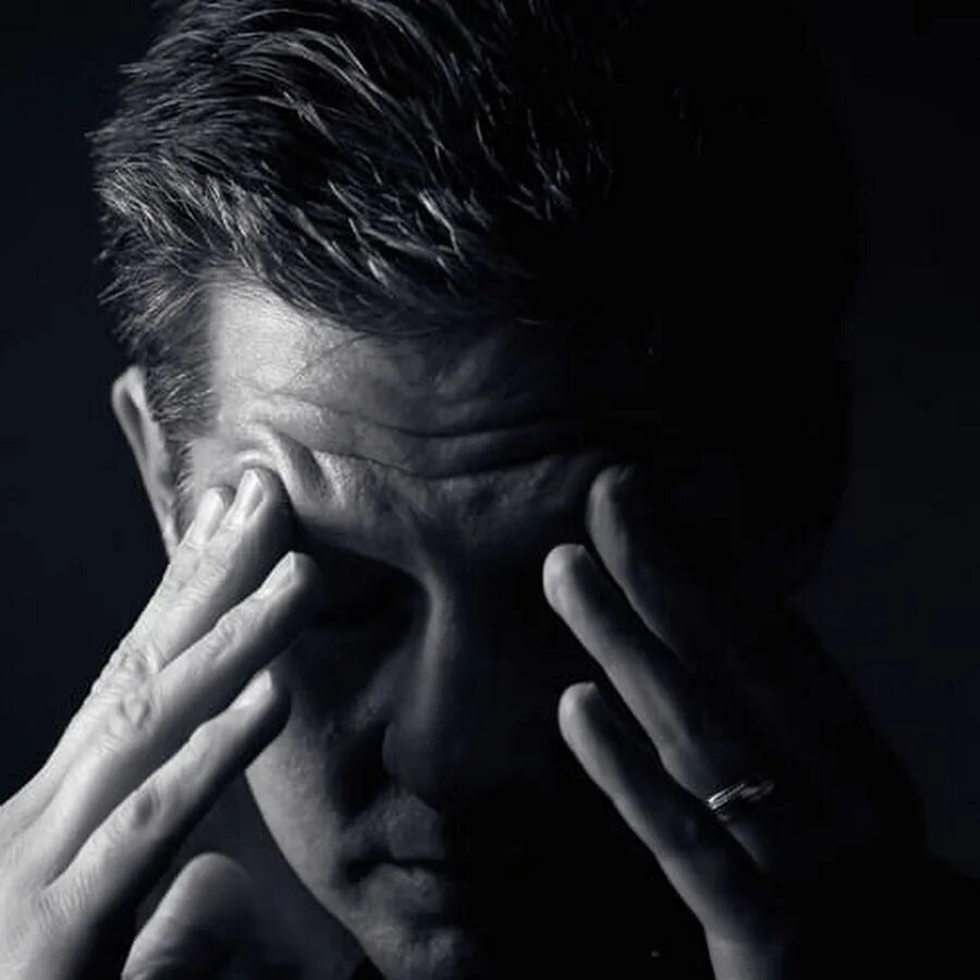 Женщина в апатии. Депрессия. Что такое апатия у человека. Депрессия. Женщина в депрессии.