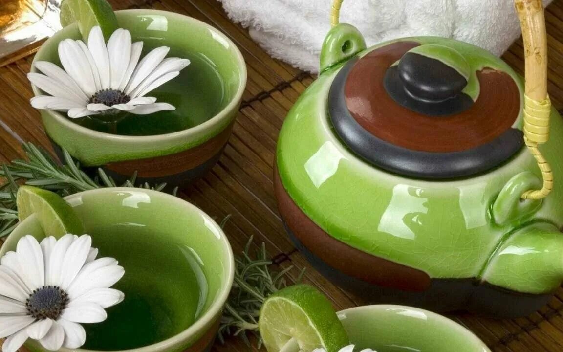 Туалетная вода с ароматом зеленого чая женские. Чай с жасмином. Чайник и чашка. Цветок дарящий аромат зеленому чаю. Цветок дарящий аромат зеленому чаю.