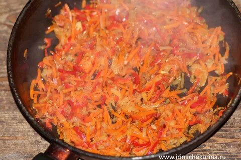 Мясо с помидорами и морковью