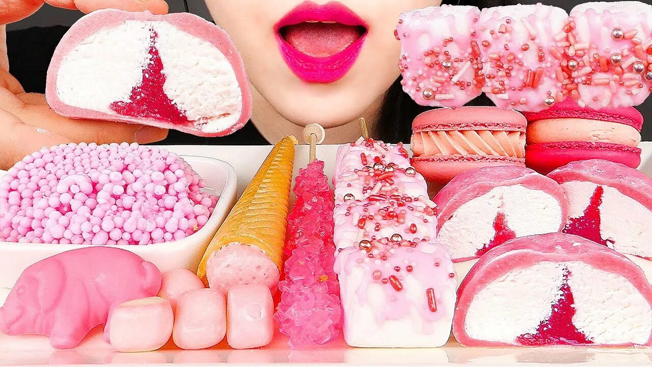 Асмр фуд. ASMR МУКБАНГ. Мороженое МУКБАНГ АСМР. Розовый десерт. АСМР сладости.